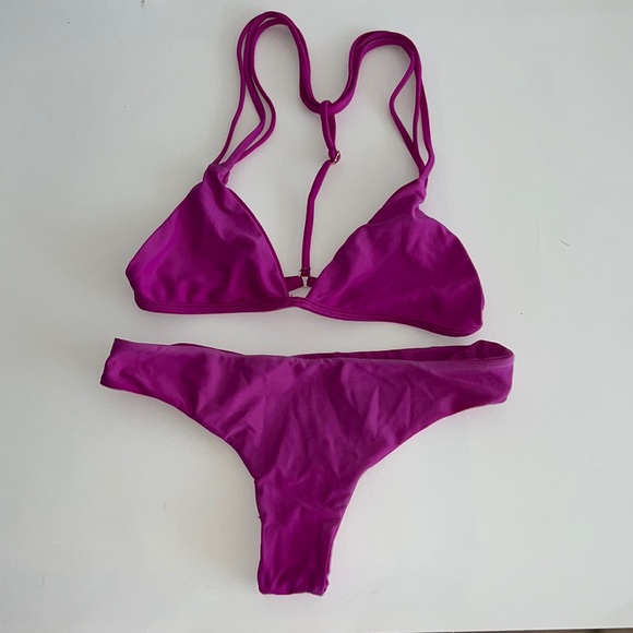 Issa de Mar Poema set